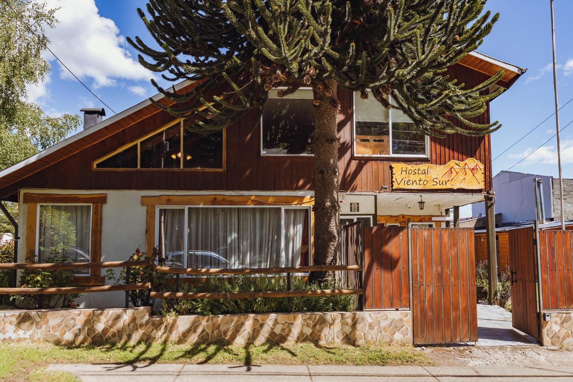 Hostal Viento Sur Coyhaique Esterno foto